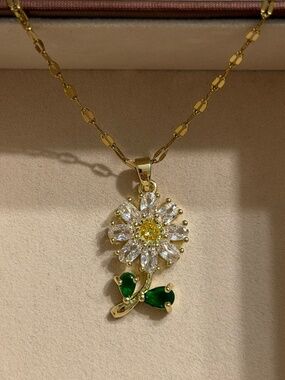 Golden Daisy Zirconia Flower Pendant Stainless Steel Stamped Necklace Chain